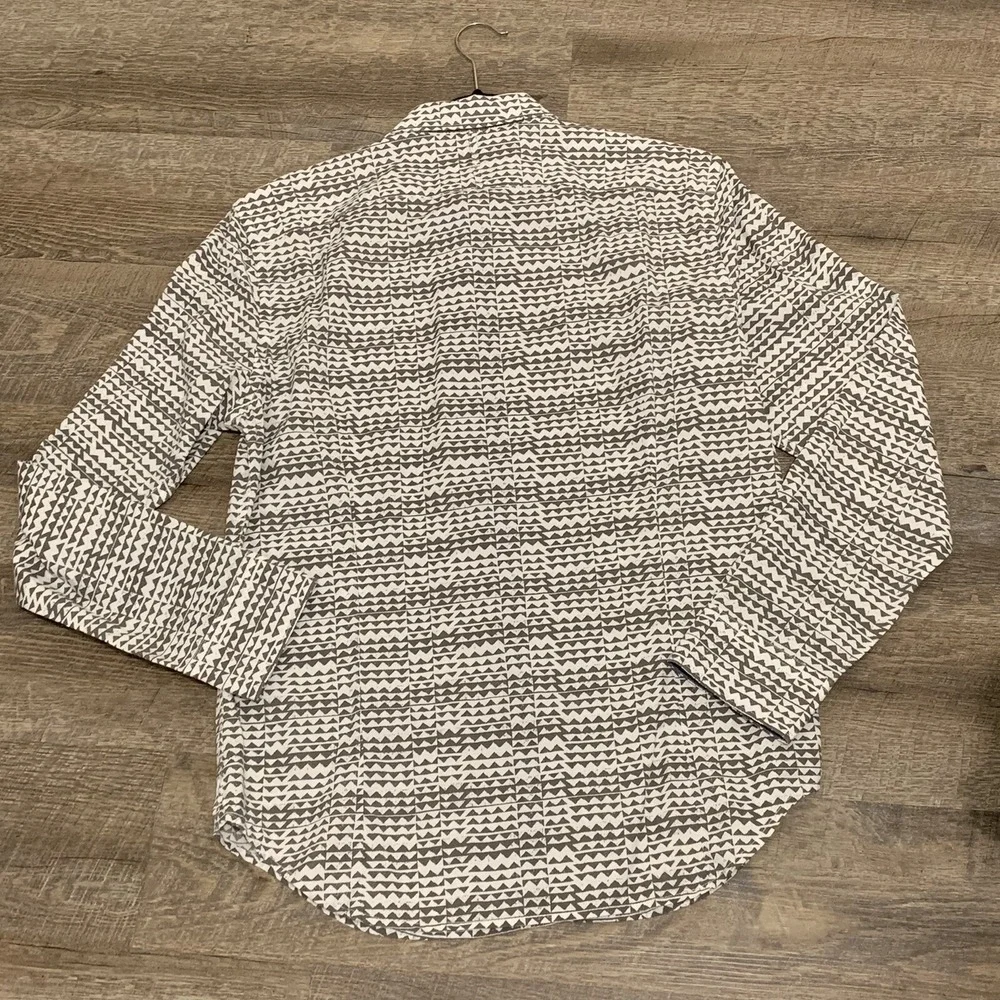Banana Republic Shirt Mens Medium Gray White Pattern Print Button Long Sleeve